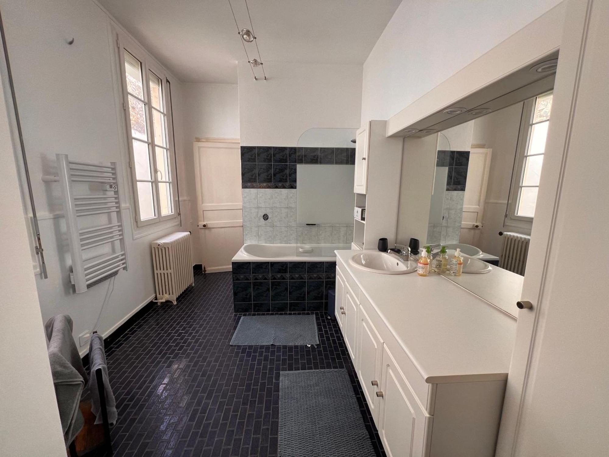 La Colbertine - Charming Apartment In Place Colbert Rochefort  Buitenkant foto