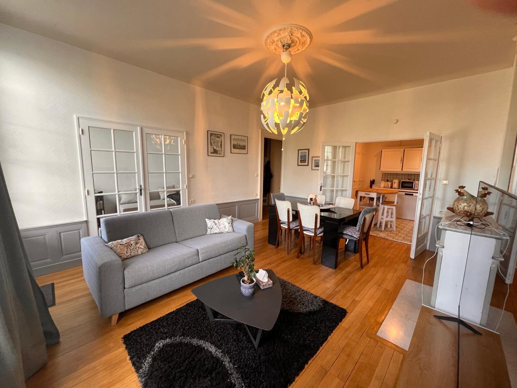 La Colbertine - Charming Apartment In Place Colbert Rochefort  Buitenkant foto